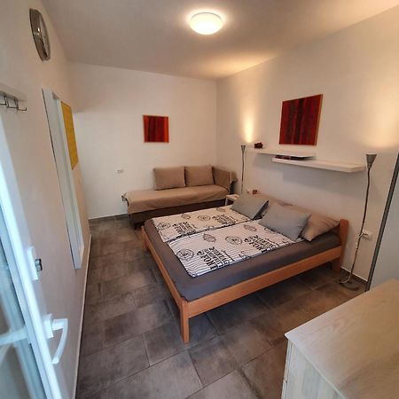 Relax House Rosemary Apartment Draga Bascanska Ngoại thất bức ảnh