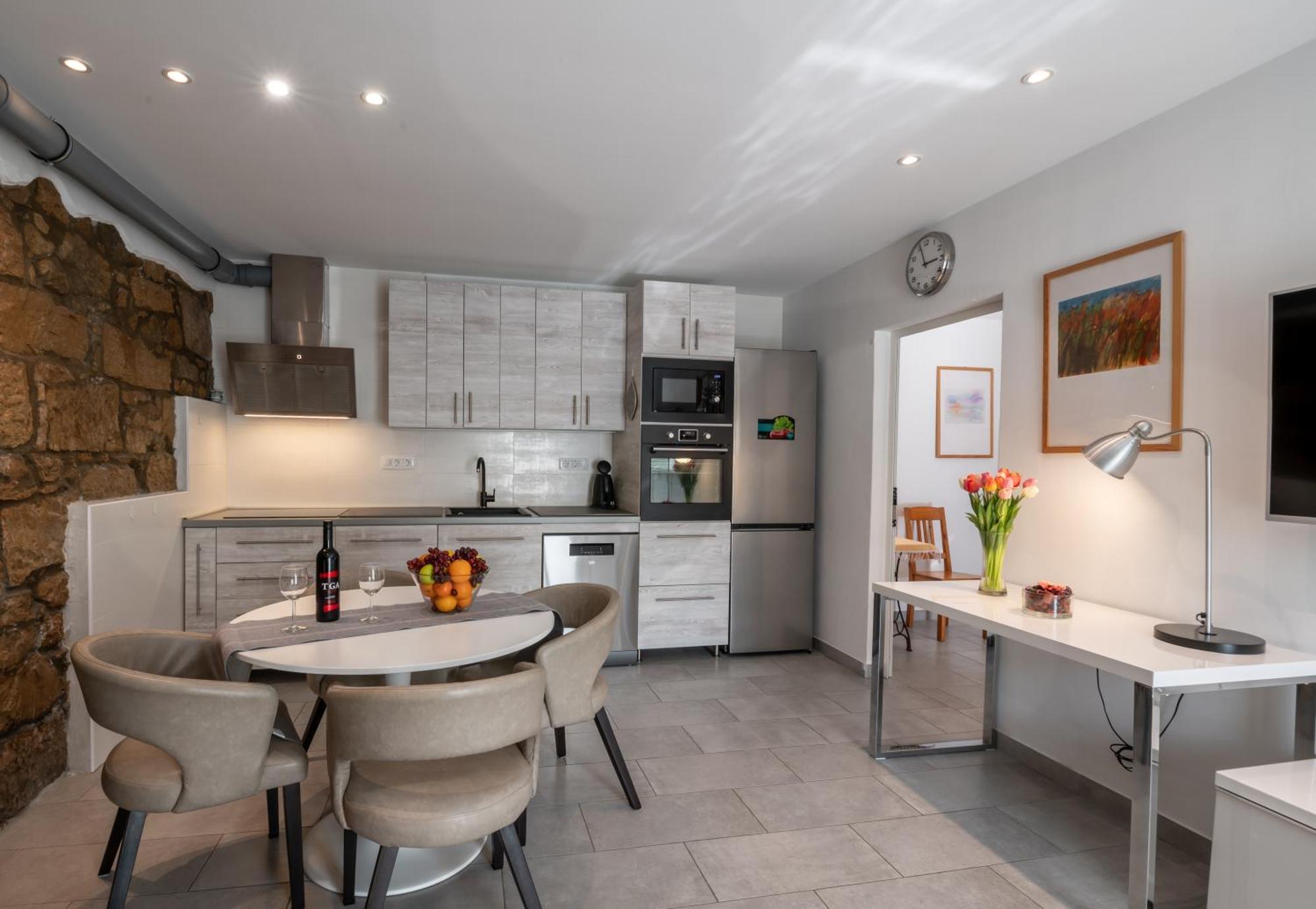 Relax House Rosemary Apartment Draga Bascanska Ngoại thất bức ảnh