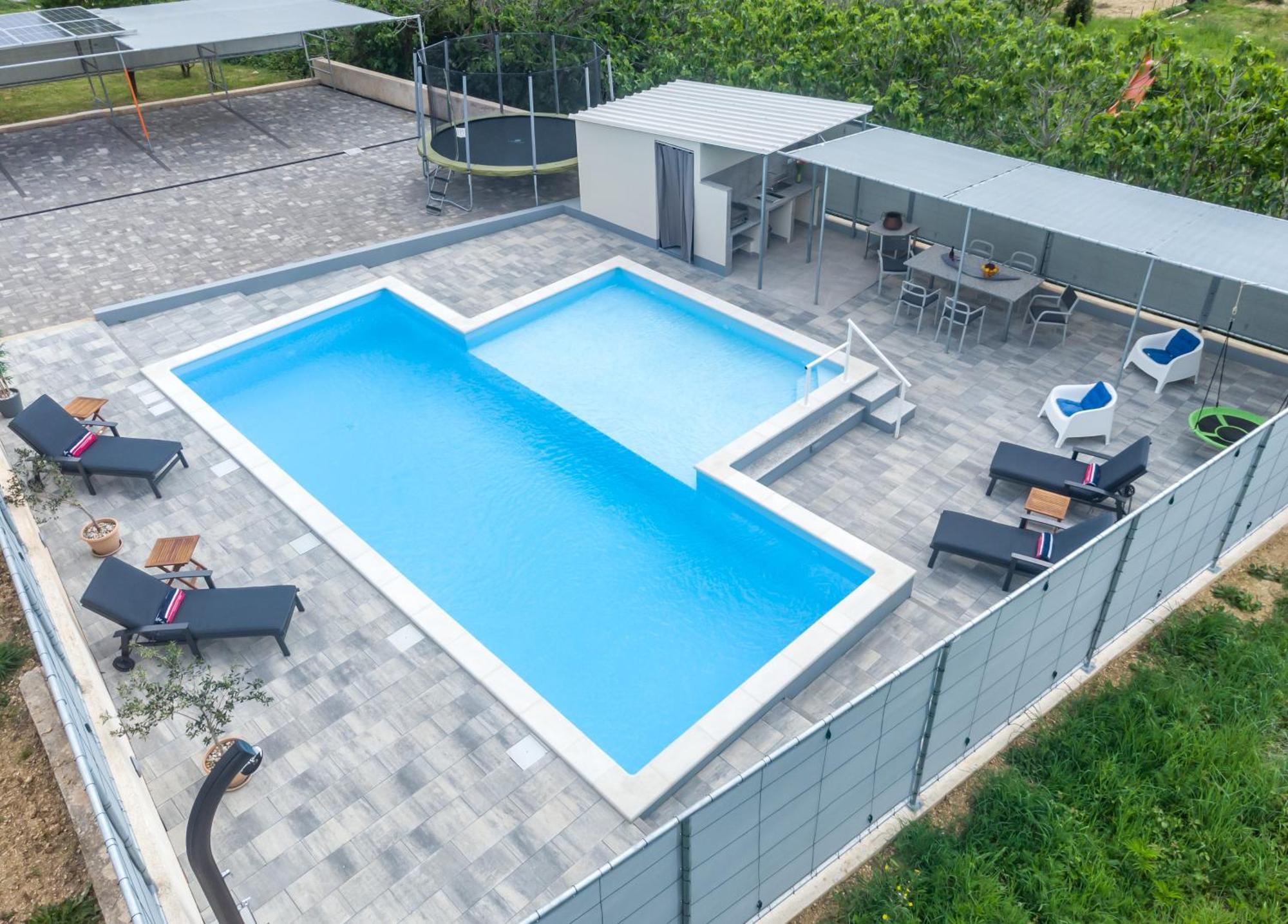 Relax House Rosemary Apartment Draga Bascanska Ngoại thất bức ảnh